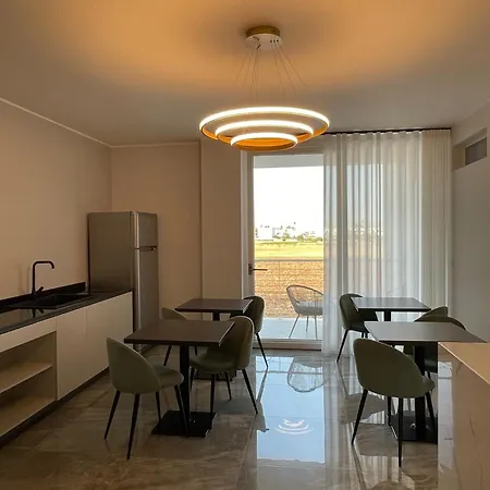 L Angolo Dei Pumi לינה וארוחת בוקר לבראנו